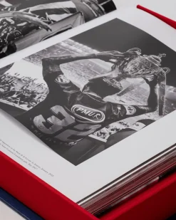 Assouline Sportwagens^Paris Saint Germain