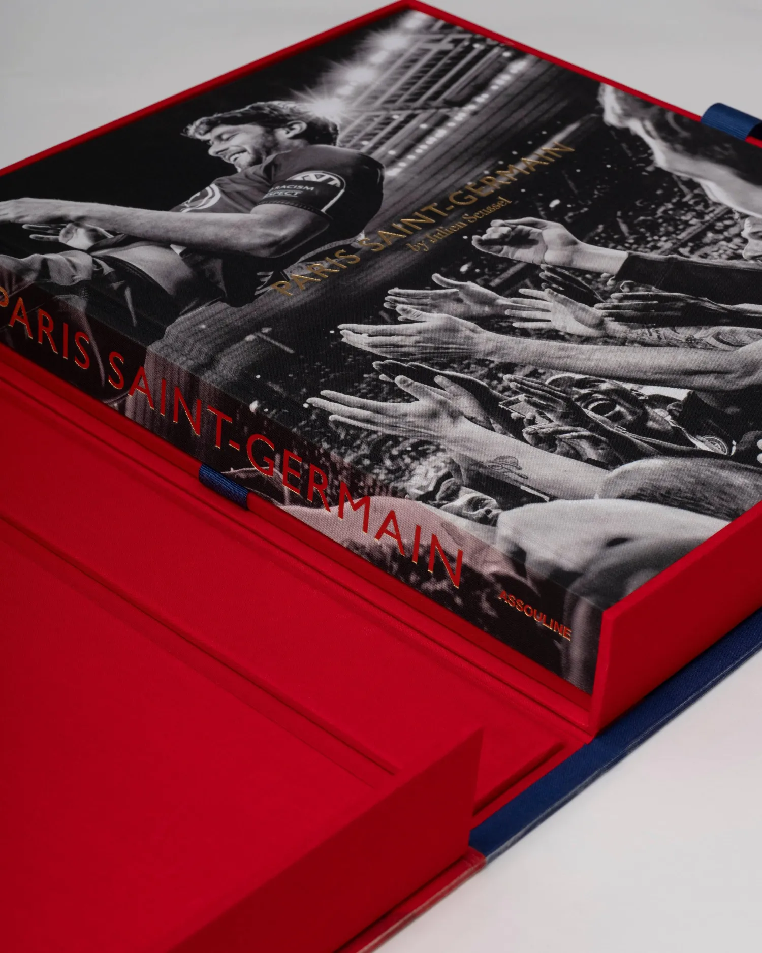 Assouline Sportwagens^Paris Saint Germain